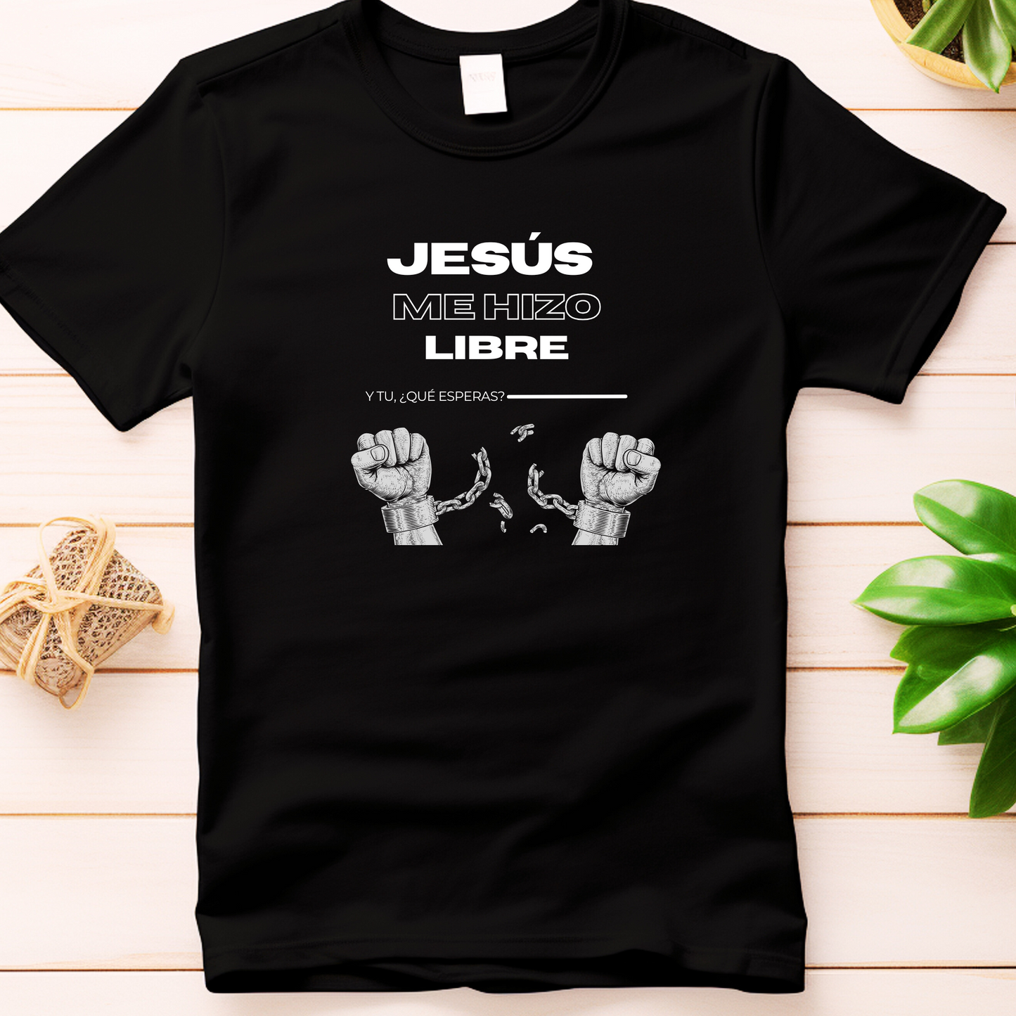 Tshirt "Jesús me hizo libre." Camisas Cristianas